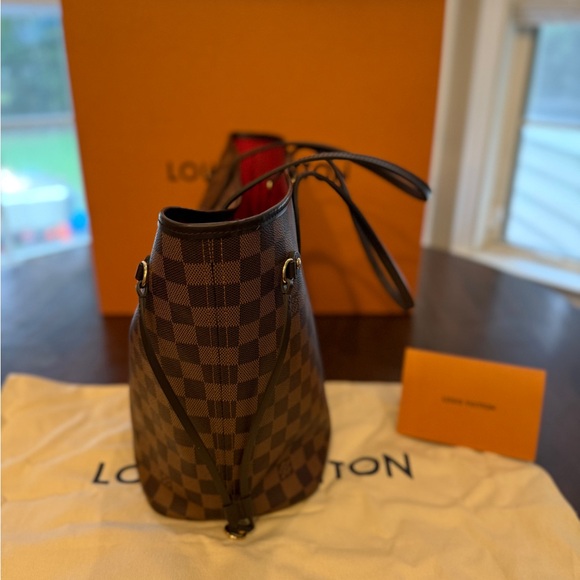 Louis Vuitton Neverfull MM - Picture 4 of 12